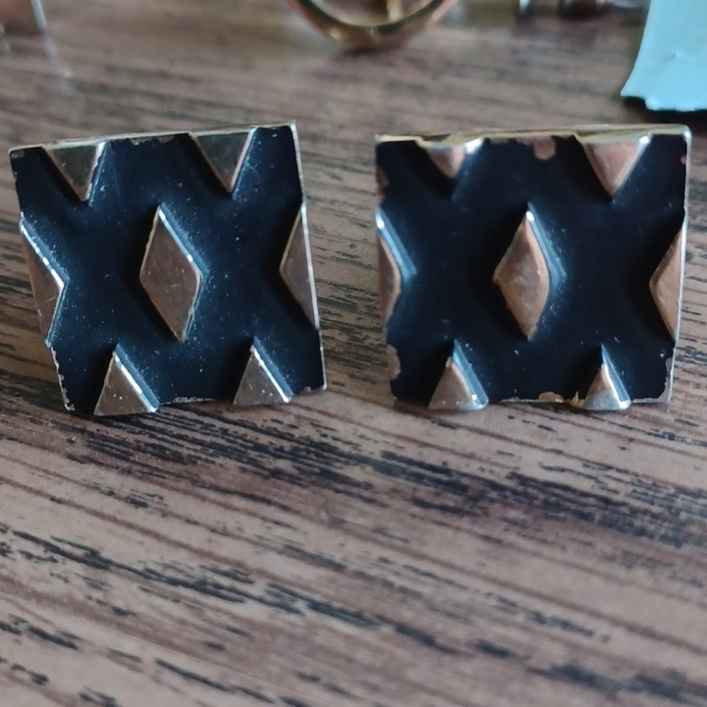 VTG SWANK gold tone & black mid-century cufflinks